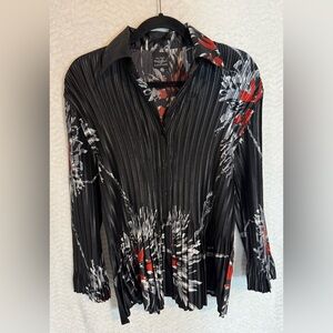 Black Floral Button-Up Shirt crinkle style 😊 size medium